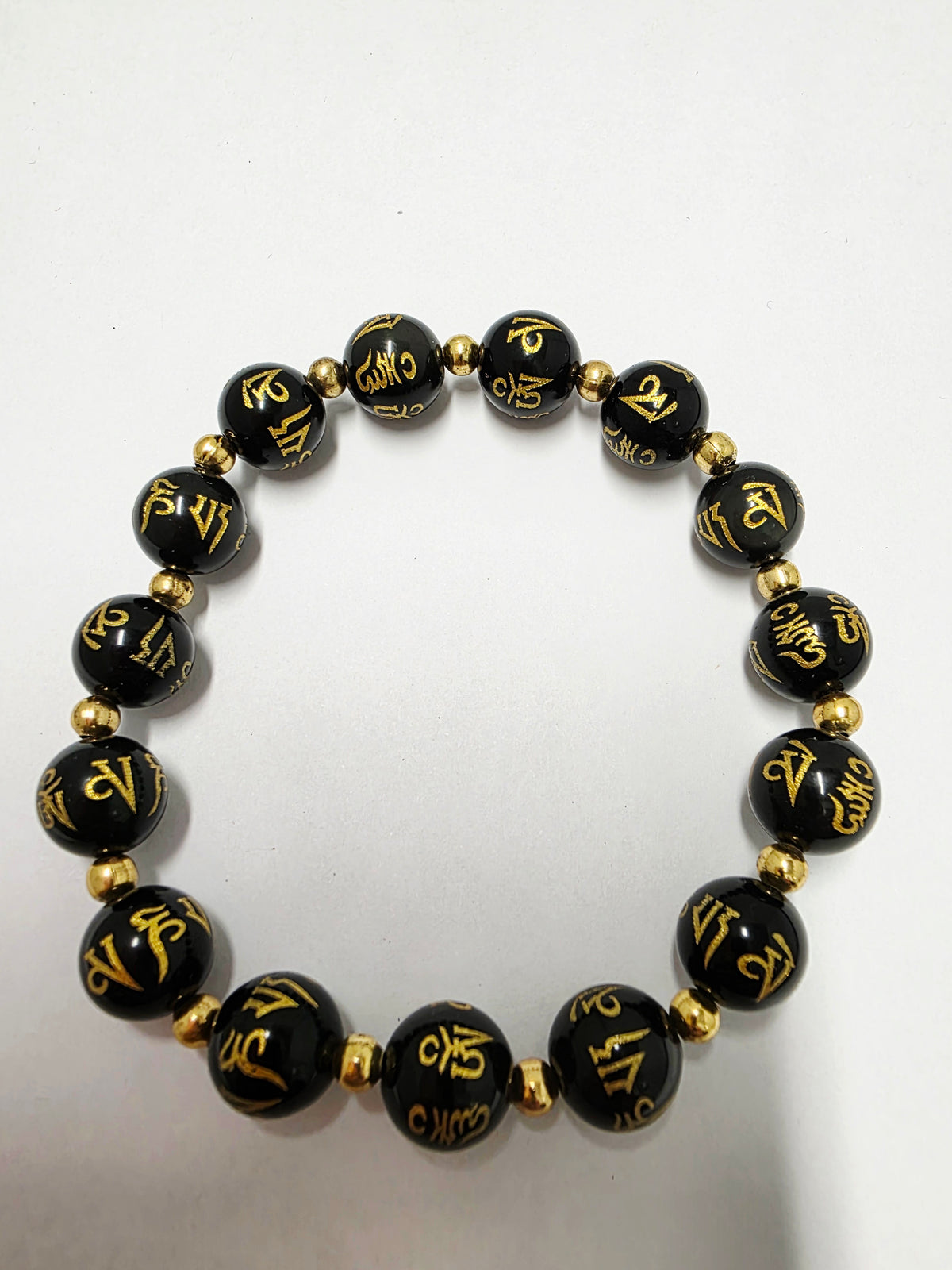 Om Mani Padme Hum Mantra Bracelet – Black & Gold