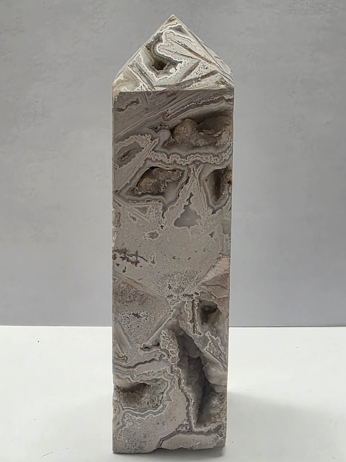 Agate Tower – Natural Vugs & Banding